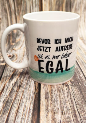 Unsere Tasse von Super-Mug mit süßer Panda Watercolor-Zeichnung und dem Spruch 'Bevor ich mich jetzt aufrege