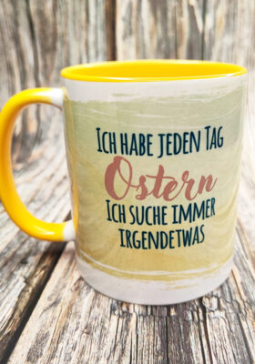 Unsere Tasse von Super-Mug mit süßem Watercolor-Hasen und dem witzigen Spruch 'Ich habe jeden Tag Ostern