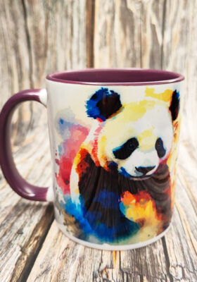 Unsere dunkelrote Tasse von Super-Mug mit süßem Panda-Motiv und dem Spruch 'Relax - nur keinen Stress' ist der perfekte Begleiter für entspannte Stunden. Egal ob Kaffee oder Tee - mit dieser Tasse kannst du dich zurücklehnen und den Moment genießen. Das niedliche Panda-Design sorgt für gute Laune und die hochwertige Verarbeitung macht die Tasse zum langlebigen Lieblingsstück. Bestelle jetzt deine neue Relax-Tasse und erlebe pure Entspannung!