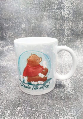 Du suchst ein niedliches und originelles Geschenk zum Abschied für eine liebe Person? Dann haben wir genau das Richtige für dich: eine individuell gestaltete Porzellantasse von Super-Mug mit dem Spruch “DANKE FÜR ALLES” und einem gezeichneten Bär